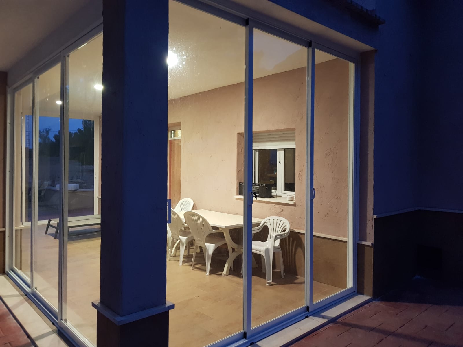 Cerramiento de marquesina corredera 3 carriles